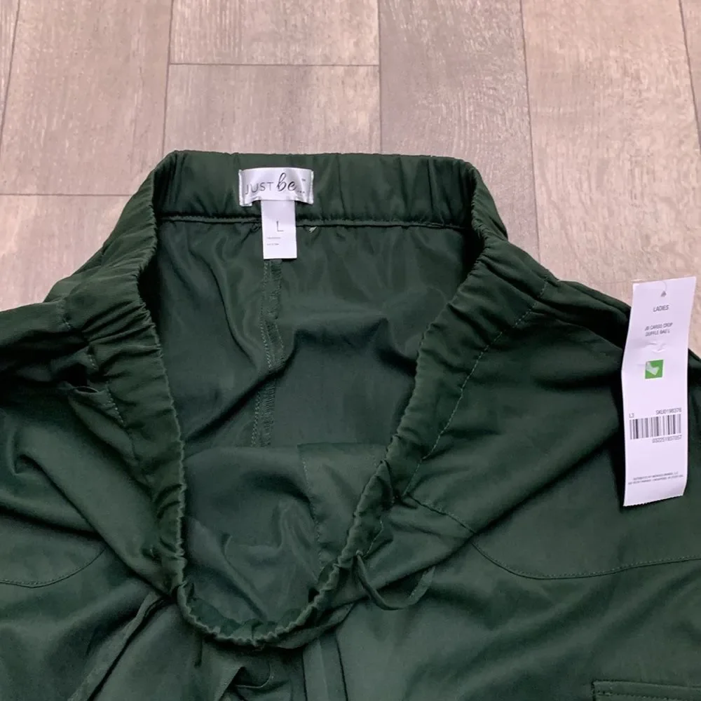 Womens NWT Just Be Cargo Crop Lightweight Drawstring Duffke Bag Pants - Picture 4 of 5